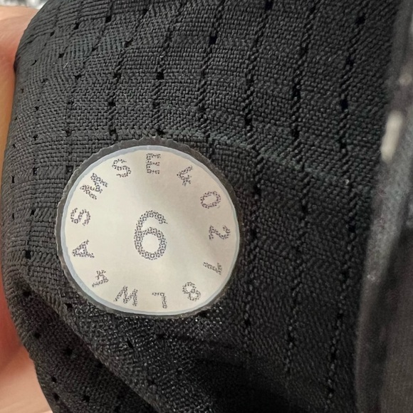 LULULEMON Bomb Around Jacket Reversible Lightweight Athletic Jacket Size 6 - Picture 10 of 10